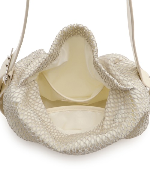 ADAM ET ROPE'（アダムエロペ）の「フォルムメッシュショルダーバッグ（ショルダーバッグ・レディース・ブラック/オフホワイト・FREE）」の16枚目の写真