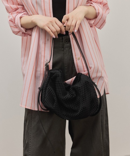 ADAM ET ROPE'(アダムエロペ)の「フォルムメッシュショルダーバッグ(ショルダーバッグ・レディース・ブラック/オフホワイト・FREE)」の22枚目の写真