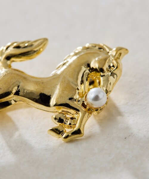 ear PAPILLONNER(イアパピヨネ)の「《WEB&一部店舗限定》ホースブローチ(ブローチ/コサージュ・レディース・シルバー/ゴールド・FREE)」の5枚目の写真