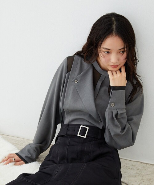 UNITED TOKYO（ユナイテッドトウキョウ）の「【新作】シアーレイヤーブラウス｜ウォッシャブル/オフィスカジュアル/オケージョン/防シワ/UVカット/給水速乾/限定カラー/春服（シャツ/ブラウス・レディース・ピンク/グリーン/ライトベージュ/グレー・FREE）」の2枚目の写真