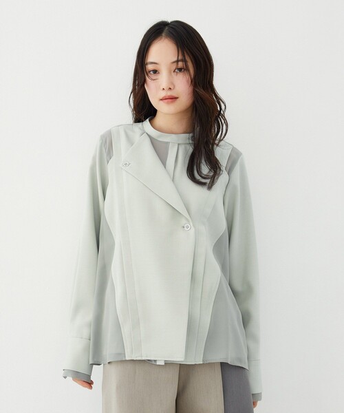 UNITED TOKYO（ユナイテッドトウキョウ）の「【新作】シアーレイヤーブラウス｜ウォッシャブル/オフィスカジュアル/オケージョン/防シワ/UVカット/給水速乾/限定カラー/春服（シャツ/ブラウス・レディース・ピンク/グリーン/ライトベージュ/グレー・FREE）」の11枚目の写真