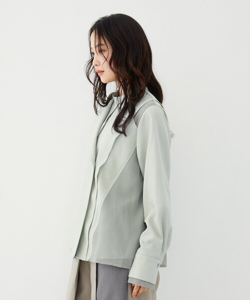 UNITED TOKYO（ユナイテッドトウキョウ）の「【新作】シアーレイヤーブラウス｜ウォッシャブル/オフィスカジュアル/オケージョン/防シワ/UVカット/給水速乾/限定カラー/春服（シャツ/ブラウス・レディース・ピンク/グリーン/ライトベージュ/グレー・FREE）」の12枚目の写真