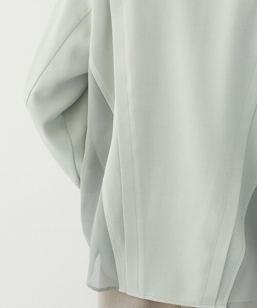 UNITED TOKYO（ユナイテッドトウキョウ）の「【新作】シアーレイヤーブラウス｜ウォッシャブル/オフィスカジュアル/オケージョン/防シワ/UVカット/給水速乾/限定カラー/春服（シャツ/ブラウス・レディース・ピンク/グリーン/ライトベージュ/グレー・FREE）」の14枚目の写真