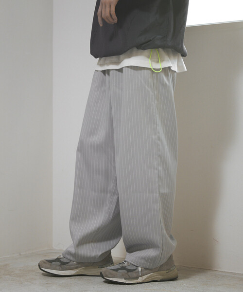 Firsthand(ファーストハンド)の「Firsthand/ファーストハンド スピンドル ストライプ イージー ワイドパンツ / セットアップ対応(その他パンツ・メンズ・チャコールグレー/グレー/ベージュ/ブラック・LARGE/MEDIUM)」の7枚目の写真