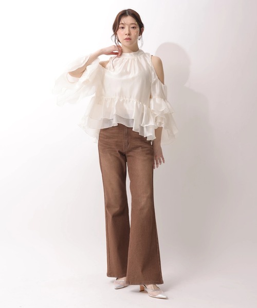 Rirandture(リランドチュール)の「フリルスリーブオフショルブラウス(シャツ/ブラウス・レディース・オフホワイト/ピンクベージュ/ライトブルー・2/1)」の15枚目の写真