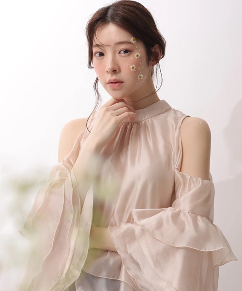 Rirandture(リランドチュール)の「フリルスリーブオフショルブラウス(シャツ/ブラウス・レディース・オフホワイト/ピンクベージュ/ライトブルー・2/1)」の18枚目の写真