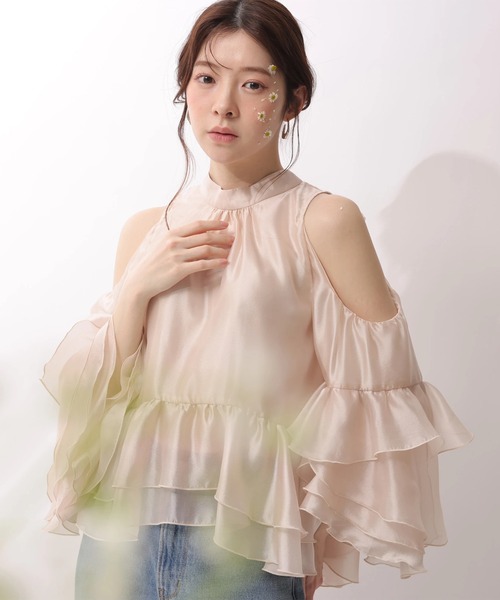 Rirandture(リランドチュール)の「フリルスリーブオフショルブラウス(シャツ/ブラウス・レディース・オフホワイト/ピンクベージュ/ライトブルー・2/1)」の19枚目の写真