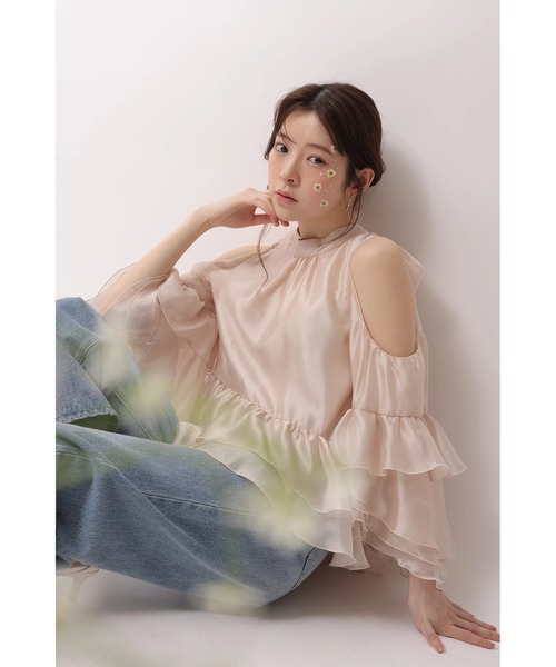 Rirandture(リランドチュール)の「フリルスリーブオフショルブラウス(シャツ/ブラウス・レディース・オフホワイト/ピンクベージュ/ライトブルー・2/1)」の22枚目の写真