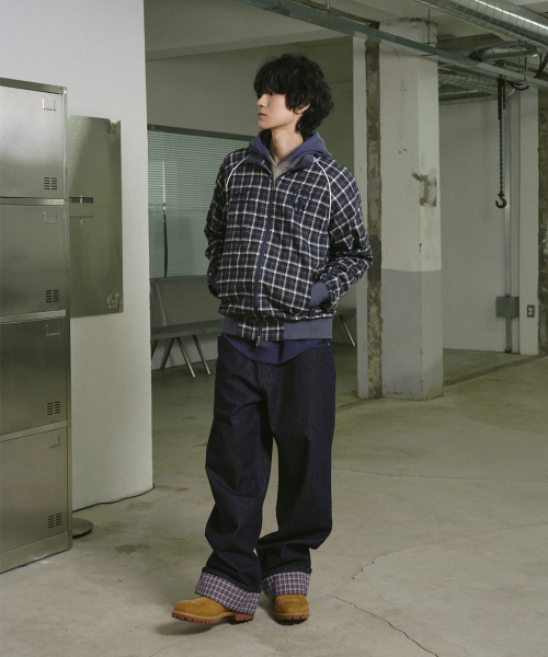TRAVEL(トラベル)の「チェックパイピングトラックジャケットブルー(ナイロンジャケット・レディース・その他・SMALL/MEDIUM/LARGE)」の5枚目の写真