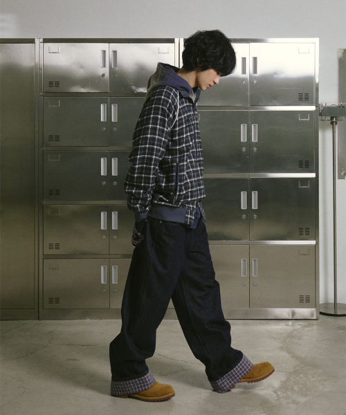 TRAVEL(トラベル)の「チェックパイピングトラックジャケットブルー(ナイロンジャケット・レディース・その他・SMALL/MEDIUM/LARGE)」の6枚目の写真