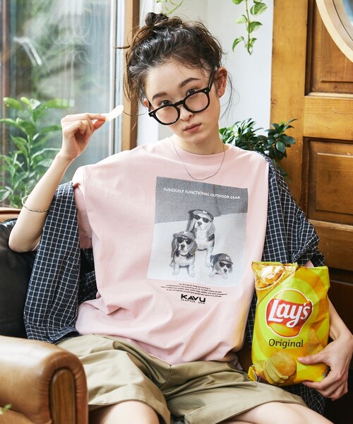 FREAK'S STORE(フリークスストア)の「限定展開 KAVU×FREAK'S STORE カブー 別注 ビッグシルエット フォトプリント Tシャツ DOG(Tシャツ/カットソー・メンズ・ホワイト/ピンク/スミクロ/アッシュグレー/グレイッシュベージュ・LARGE/MEDIUM/SMALL)」の5枚目の写真