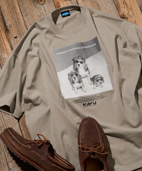FREAK'S STORE(フリークスストア)の「限定展開 KAVU×FREAK'S STORE カブー 別注 ビッグシルエット フォトプリント Tシャツ DOG(Tシャツ/カットソー・メンズ・ホワイト/ピンク/スミクロ/アッシュグレー/グレイッシュベージュ・LARGE/MEDIUM/SMALL)」の4枚目の写真
