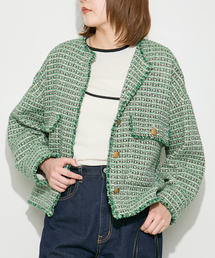 ドルマン」に該当するレディースのノーカラージャケットファッション