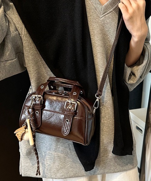 Teem Store(チームストア)の「【ペットボトル収納可能】ベルトデザインミニボストンバッグ(ボストンバッグ・レディース・ブラウン/レッド/ダークブラウン/ブラック・F)」の14枚目の写真