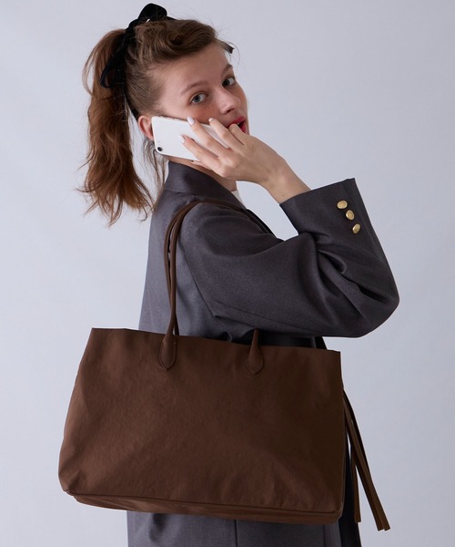 BONLECILL Marche（ボンルシールマルシェ）の「【BONLECILL Marche】《大容量》BIGボストンバッグ（ボストンバッグ・レディース・ブラウン/アイボリー/ブラック・FREE）」の6枚目の写真
