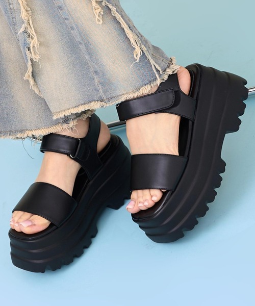 ANAP（アナップ）の「ダブルベルト 厚底サンダル（サンダル・レディース・ホワイト/ブラック・M/L/S）」の2枚目の写真