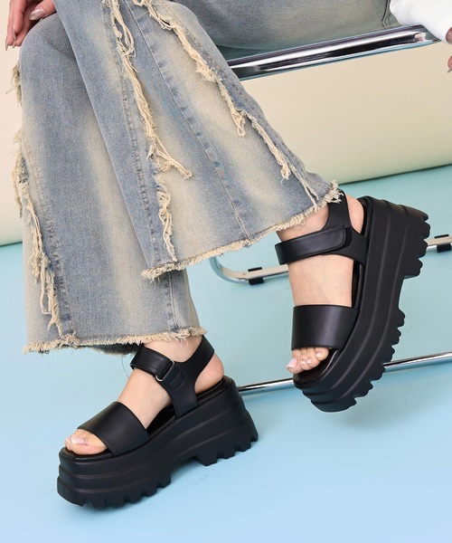 ANAP（アナップ）の「ダブルベルト 厚底サンダル（サンダル・レディース・ホワイト/ブラック・M/L/S）」の3枚目の写真