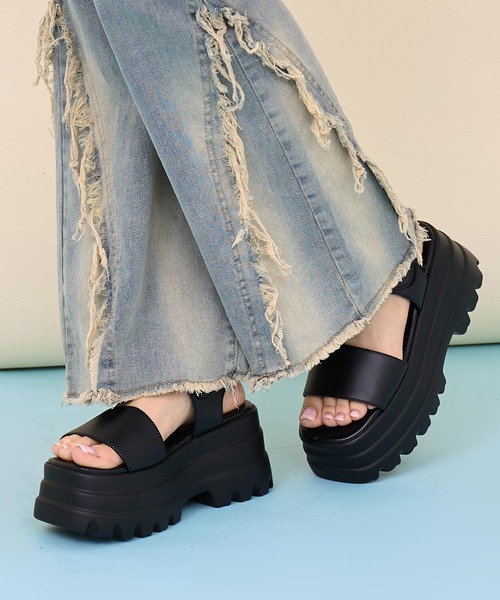 ANAP（アナップ）の「ダブルベルト 厚底サンダル（サンダル・レディース・ホワイト/ブラック・M/L/S）」の4枚目の写真