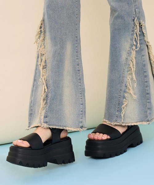 ANAP（アナップ）の「ダブルベルト 厚底サンダル（サンダル・レディース・ホワイト/ブラック・M/L/S）」の5枚目の写真