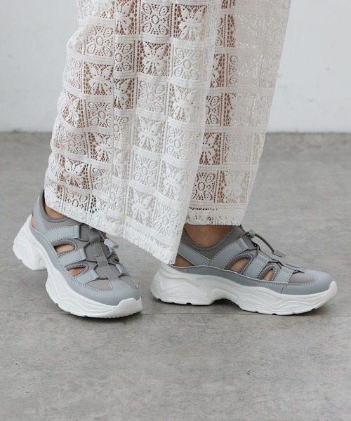 COLONY 2139（コロニートゥーワンスリーナイン）の「厚底スニーカーサンダル（スニーカー・レディース・グレー/ブラック・LARGE/MEDIUM）」の13枚目の写真