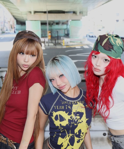 SPINNS(スピンズ)の「スタッズ付き半袖ピタTシャツ/ロゴ(Tシャツ/カットソー・レディース・ブラウン/レッド/ブラック/オフホワイト・ONESIZE)」の20枚目の写真
