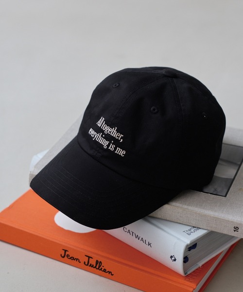 LAVEANGE(ラビアンジェ)の「メッセージロゴ刺繍キャップ(深め・つば広)(キャップ・レディース・ブラック/ベージュ・F)」の2枚目の写真