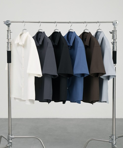 CIYOT（シヨウト）の「【CIYOT】ドライタッチ 楊柳 レギュラーカラー クレープシャツ（シャツ/ブラウス・メンズ・チャコール/ダークブラウン/ブラック/ブルー/オフホワイト/グレー・S/M/L）」の8枚目の写真