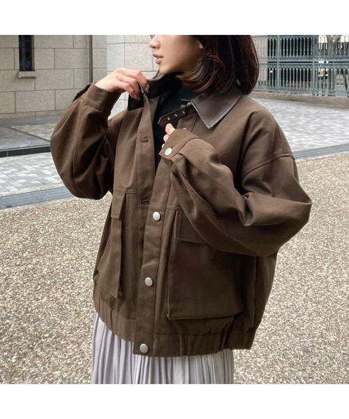 Human 2nd Occasion（ヒューマンセカンドオケージョン）の「フェイクレザー 襟切り替え カバーオールジャケット / オーバーサイズ（ブルゾン・レディース・ベージュ/ブラウン・FREE）」の9枚目の写真