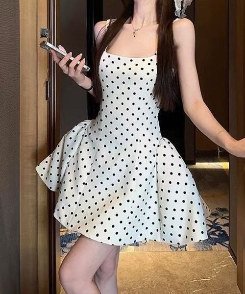SallyLunn(サリーラン)の「バックレースアップドットワンピース(ワンピース・レディース・ホワイト・MEDIUM/LARGE)」の8枚目の写真
