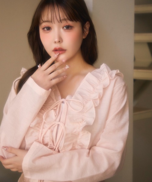 miune(ミューヌ)の「フロントフリルブラウス(シャツ/ブラウス・レディース・アイボリー/ピンク・FREE)」の4枚目の写真