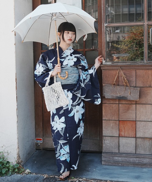 utatane(ウタタネ)の「浴衣2点セット 平成レトロ&モード(浴衣・レディース・ブラック系1/ブラック系4/ブラック系5/ブルー系2/イエロー系3/レッド系1/ブラウン系1/ホワイト系3/ネイビー系1/イエロー系2/グレー系1/ホワイト系2/ブラック系3/ブルー系3/ブルー系4/ネイビー系2/ネイビー系3/ホワイト系1/パープル系1/ブルー系1/イエロー系1/ネイビー系4・FREE)」の11枚目の写真