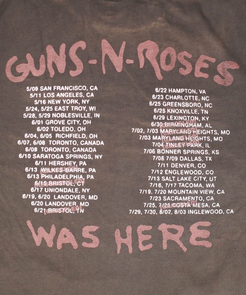 giant Vintage(ジャイアントヴィンテージ)の「【GIANT01】【Giant Vintage/ジャイアント ヴィンテージ】GUN N' ROSES GNR SKELETONS LIVE SCREEN PRINT OVERSIZED BOX SILHOUETTE T-SHIRTS(Tシャツ/カットソー・メンズ・ブラウン系その他・LARGE/MEDIUM/SMALL/X-LARGE)」の10枚目の写真