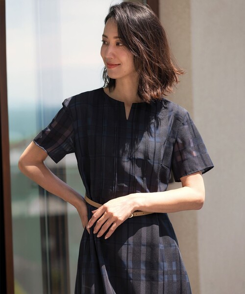 J.PRESS(ジェイプレス)の「シャドーチェック ワンピース(ワンピース・レディース・ダークブラウン系3/ネイビー系・11/9)」の3枚目の写真
