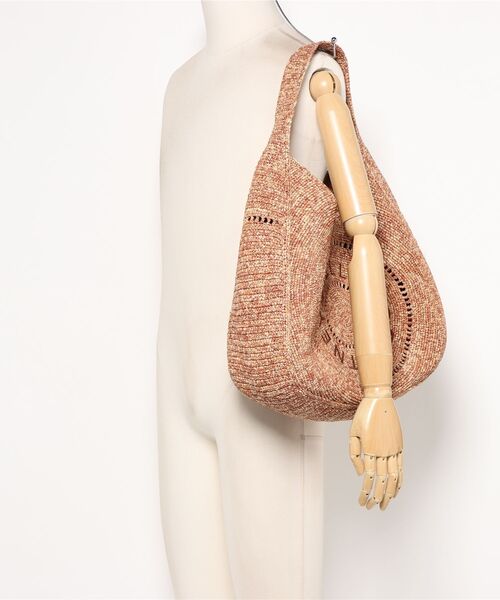 STELLA McCARTNEY(ステラマッカートニー)の「Logo Large Crochet Raffia Hobo Bag / ロゴ ラフィア クロシェ ラージ ホーボーバッグ(トートバッグ・レディース・ナチュラル・ONE SIZE)」の5枚目の写真