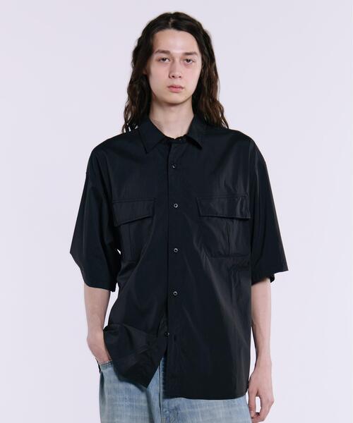 Alpha Industries(アルファインダストリーズ)の「Alpha Industries/アルファ インダストリーズ/SS FATIGUE RELAXED DECO SHIRT/ エスエス ファティーグ リラックスド デコ シャツ(シャツ/ブラウス・メンズ・ブラック/ホワイト・M/S/L/XL)」の4枚目の写真