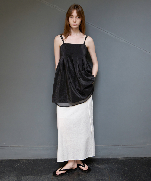 LEVAR(レバー)の「Double Strap Pleats Blouse - Black(シャツ/ブラウス・レディース・ブラック・FREE)」の3枚目の写真