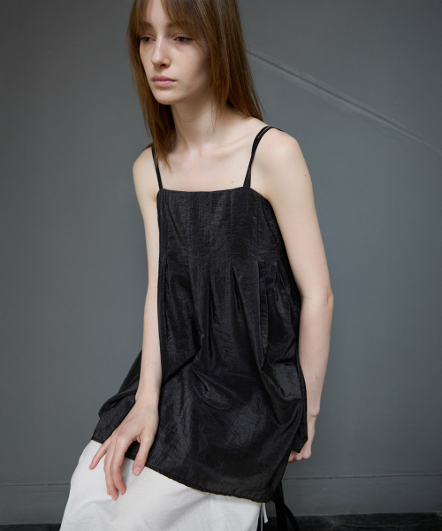 LEVAR(レバー)の「Double Strap Pleats Blouse - Black(シャツ/ブラウス・レディース・ブラック・FREE)」の4枚目の写真