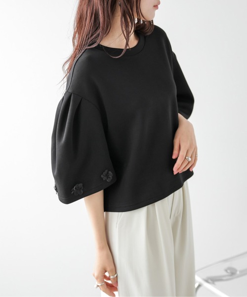 La-gemme(ラジェム)の「立体袖×チュールフラワー プルオーバー(Tシャツ/カットソー・レディース・ブラック/ピンク/ホワイト・フリー)」の2枚目の写真