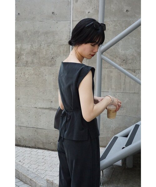 SHENERY(シーナリー)の「【Her Edit】【セットアップ対応】キュプラジャージートップス(シャツ/ブラウス・レディース・ブラック/ベージュ・FREE)」の7枚目の写真