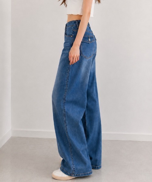 NANEA(ナネア)の「バックポケット ワイドストレートデニム(デニムパンツ・レディース・ブルー・LARGE/MEDIUM/SMALL)」の4枚目の写真