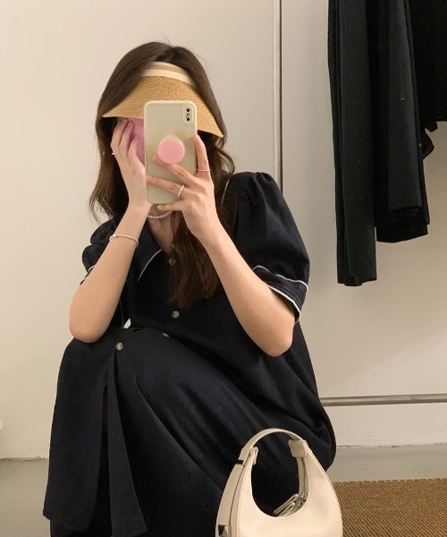 AMAJI（アマジ）の「配色 Poloネック パフスリーブ フロントボタン ワンピース（ワンピース・レディース・ネイビー/ホワイト・FREE）」の4枚目の写真