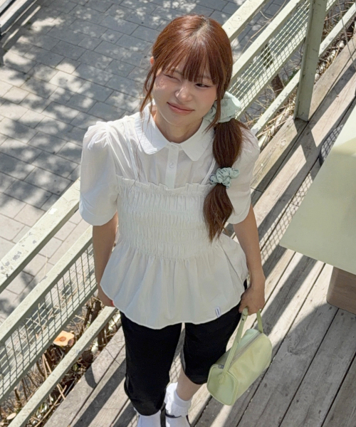 MELLOTORY（メロートリー）の「シャーリングバンディング半袖ブラウス（ホワイト）（シャツ/ブラウス・レディース・ホワイト・FREE）」の2枚目の写真