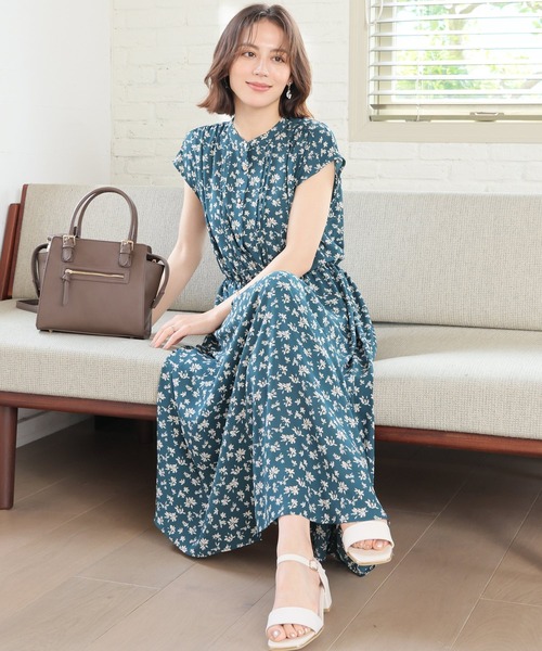 GLACIER lusso(グラシアルッソ)の「花柄ピンタックワンピース(ワンピース・レディース・グリーン系その他2/レッド系その他2/ブラック系その他2・M/LL/S/L)」の10枚目の写真