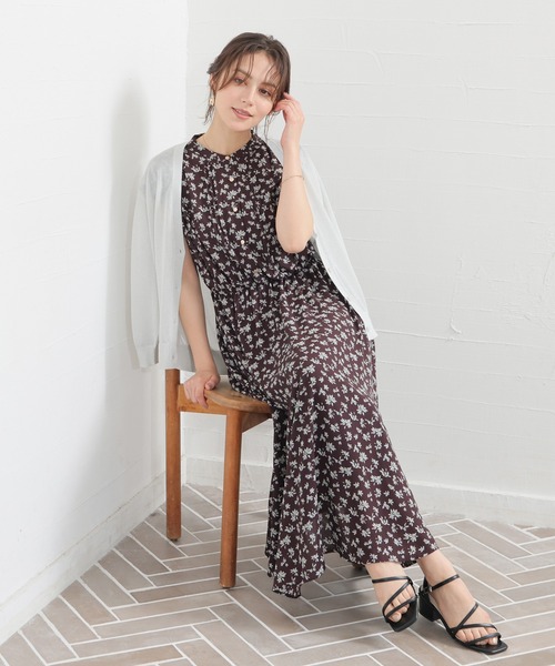 GLACIER lusso(グラシアルッソ)の「花柄ピンタックワンピース(ワンピース・レディース・グリーン系その他2/レッド系その他2/ブラック系その他2・M/LL/S/L)」の12枚目の写真