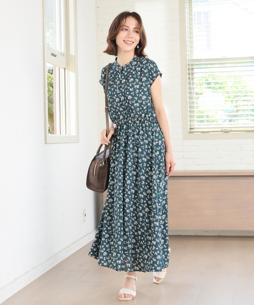 GLACIER lusso(グラシアルッソ)の「花柄ピンタックワンピース(ワンピース・レディース・グリーン系その他2/レッド系その他2/ブラック系その他2・M/LL/S/L)」の4枚目の写真
