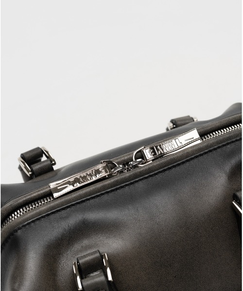 Maison MIHARA YASUHIRO(メゾンミハラヤスヒロ)の「"VINTAGE" Boston Bag Small(ショルダーバッグ・レディース・ブラウン/ブラック・FREE)」の8枚目の写真