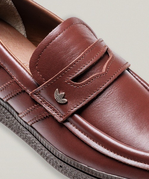 adidas（アディダス）の「HANDBALL SPEZIAL LOAFER PREM　KJ5787（ローファー・メンズ・ブラウン・26.0cm/25.5cm/25.0cm/24.5cm/28.5cm/28.0cm/27.5cm/27.0cm/26.5cm/29.0cm）」の4枚目の写真