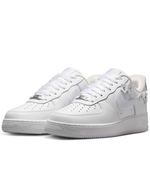 NIKE（ナイキ）の「ナイキ エア フォース 1 '07 “Florette” ウィメンズシューズ / Nike Air Force 1 '07 "Florette" Women's Shoes IR8637-100 White（スニーカー・レディース・ホワイト・26/25.5/25/23.5/22.5/22/24.5/24/23）」の5枚目の写真