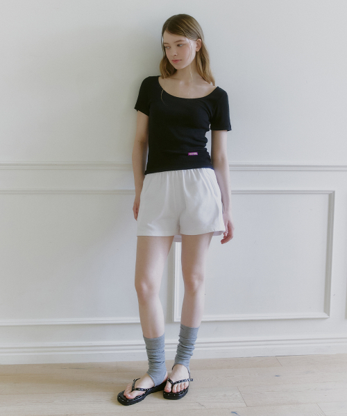 MICANE(ミケーネ)の「ミニョンワイドネックT(Tシャツ/カットソー・レディース・ライトグレー/スカイブルー/ブラック/アイボリー・1/2/4/3)」の15枚目の写真