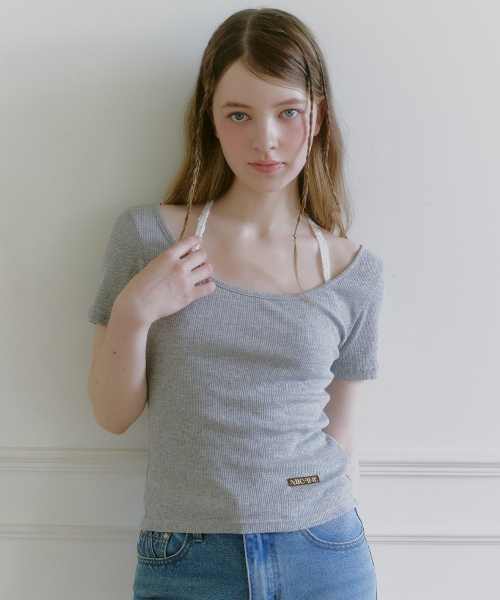 MICANE(ミケーネ)の「ミニョンワイドネックT(Tシャツ/カットソー・レディース・ライトグレー/スカイブルー/ブラック/アイボリー・1/2/4/3)」の17枚目の写真